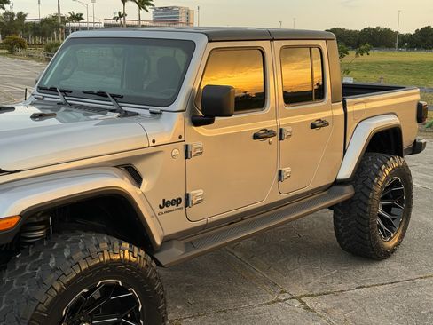 Used 2021 Jeep Gladiator Sport AWD/4WD image 22