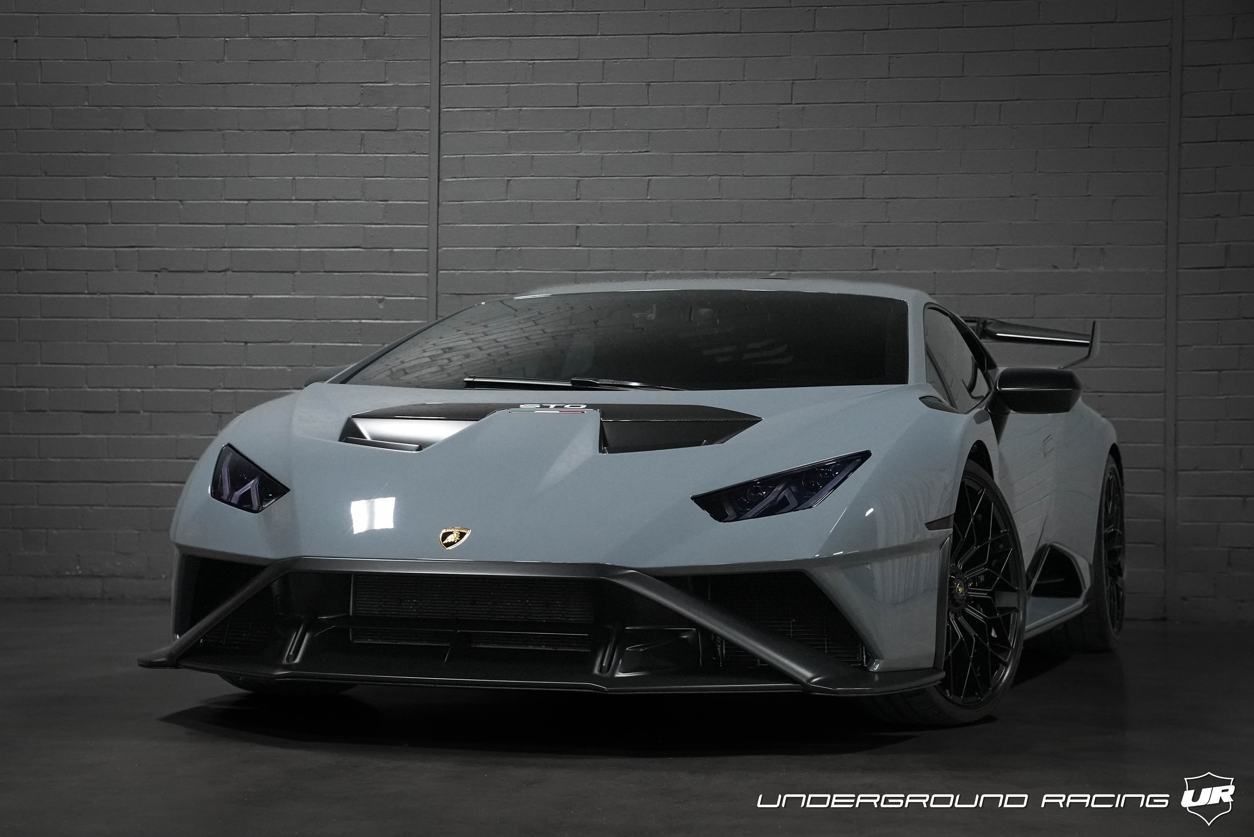 Used 2022 Lamborghini Huracan STO Coupe RWD image 4