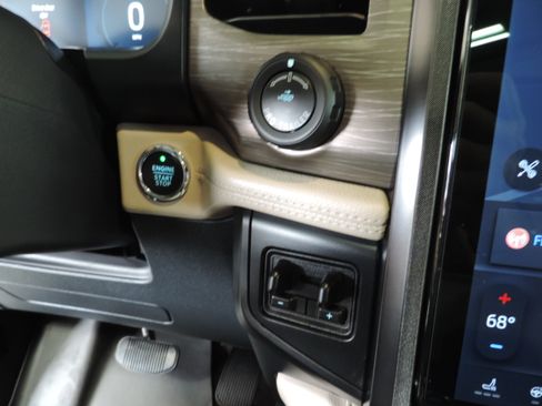 Used 2023 Ford Expedition Limited image 56