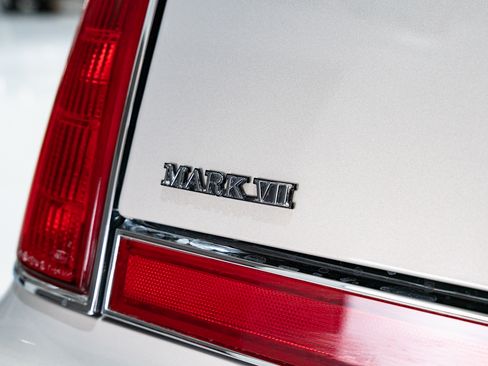 Used 1990 Lincoln Mark VII Blass image 42