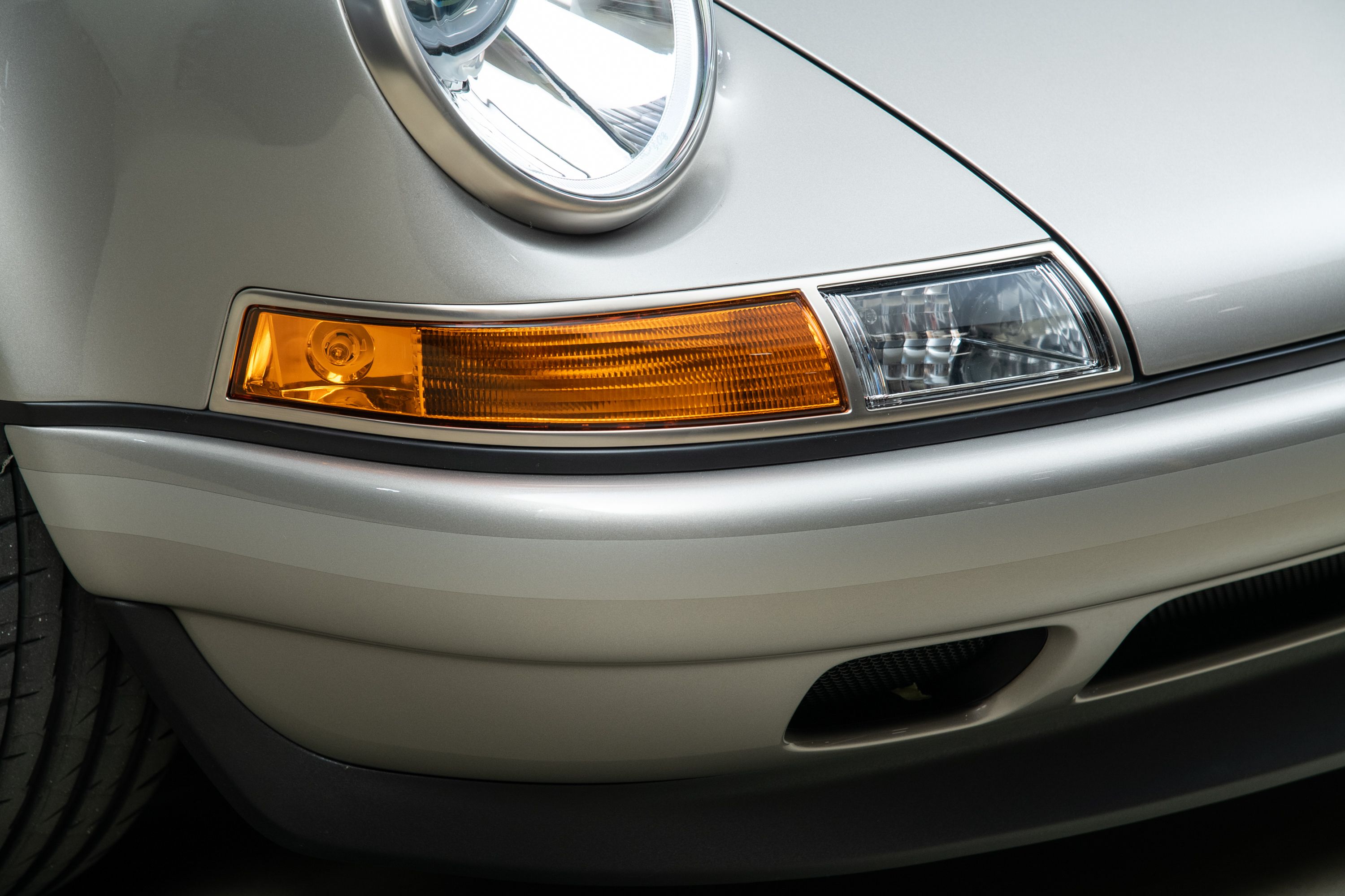 Used 1989 Porsche 911 Carrera RWD image 50