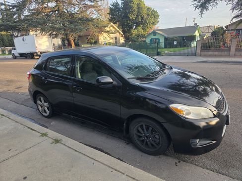 Used 2010 Toyota Matrix S image 2