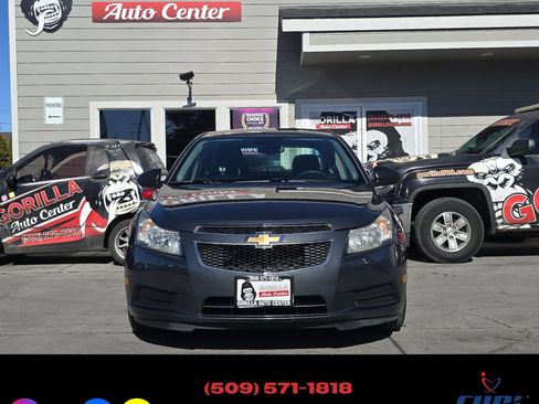 Used 2013 Chevrolet Cruze LS image 2