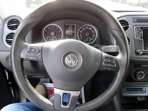 Used 2017 Volkswagen Tiguan 2.0T image 20