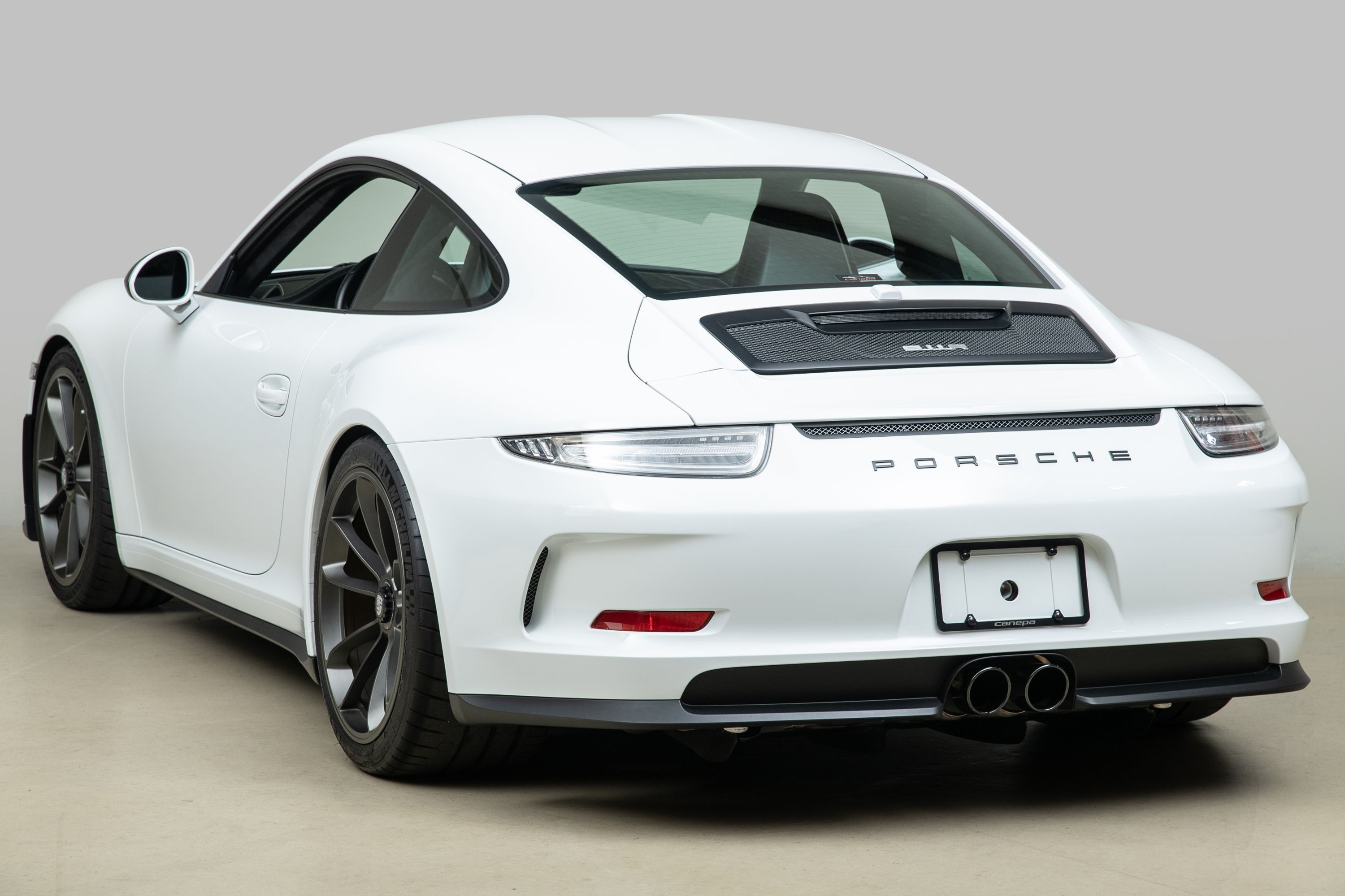 Used 2016 Porsche 911 R RWD image 5
