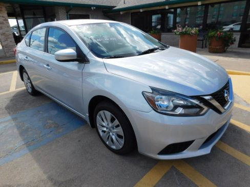 Used 2016 Nissan Sentra image 1