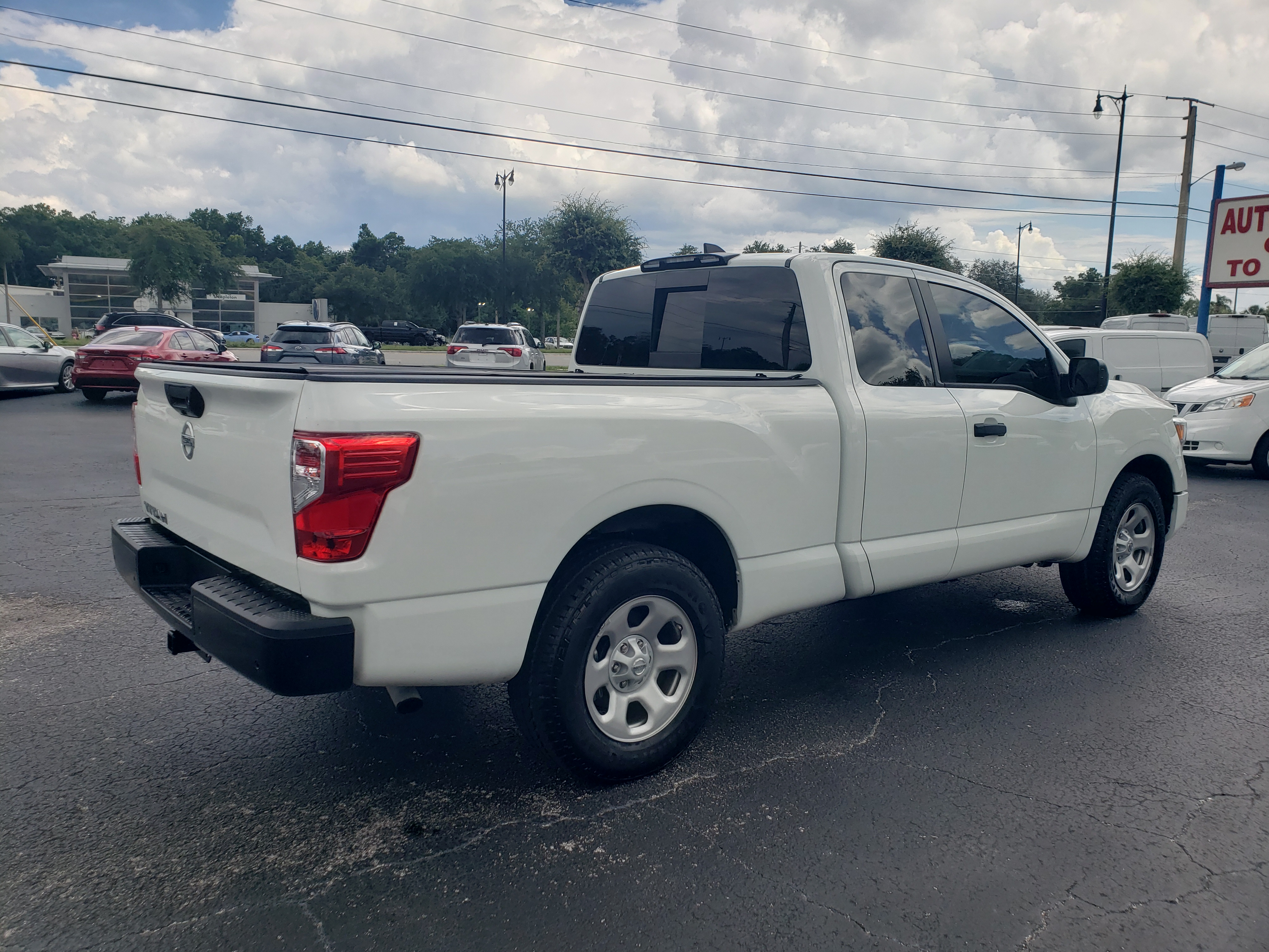 Used 2022 Nissan Titan 2WD King Cab S image 5