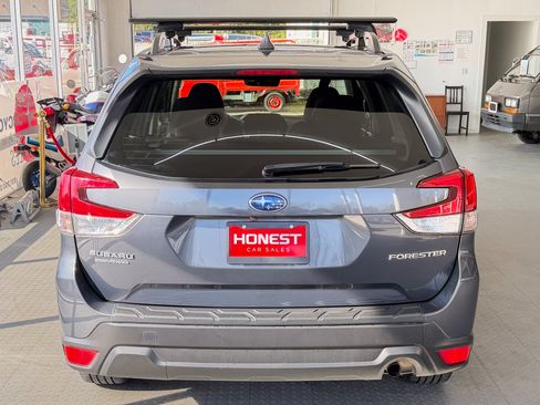 Used 2021 Subaru Forester Premium image 5