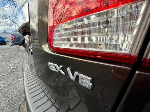 Used 2011 Kia Sorento EX image 26