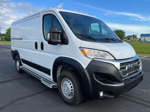 Used 2025 RAM ProMaster 2500 136 FWD image 5