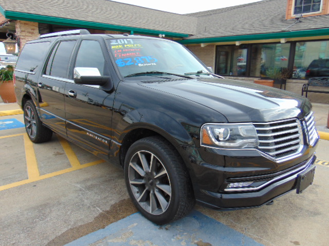Used 2017 Lincoln Navigator L 4WD Reserve image 1