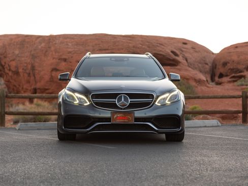 Used 2014 Mercedes-Benz E 63 AMG S-Model 4MATIC Wagon image 3