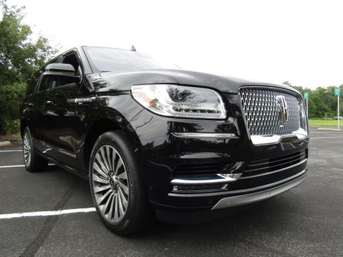 Used 2020 Lincoln Navigator 2WD Reserve image 7
