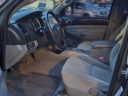 Used 2010 Toyota Tacoma SR5 image 21