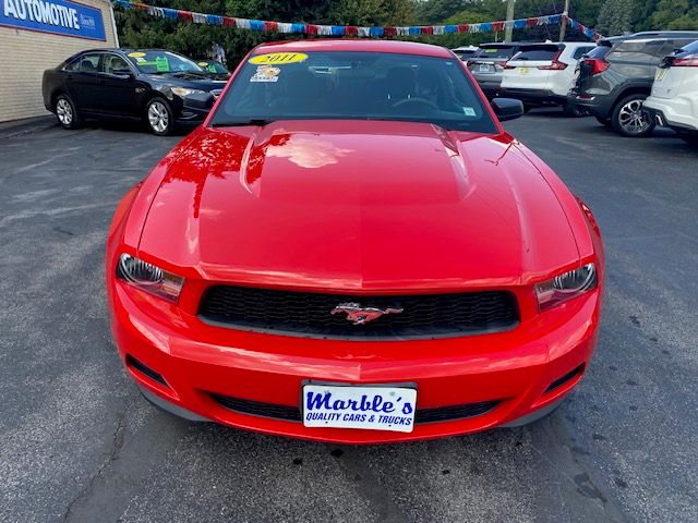 Used 2011 Ford Mustang Coupe RWD image 3