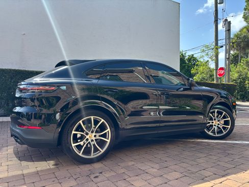 Used 2020 Porsche Cayenne S Coupe AWD/4WD image 5