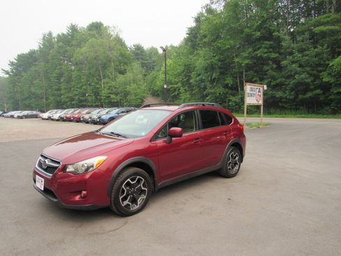 Used 2014 Subaru XV Crosstrek 2.0i Limited AWD/4WD image 2