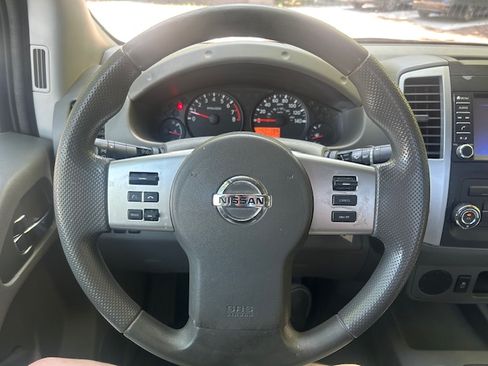 Used 2019 Nissan Frontier 2WD King Cab image 11