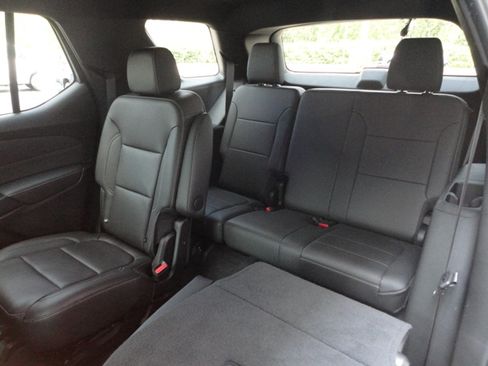 Used 2023 Chevrolet Traverse 3LT image 19