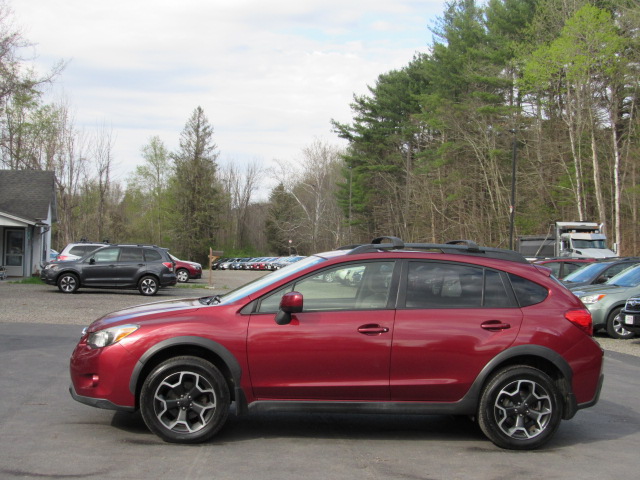 Used 2013 Subaru XV Crosstrek 2.0i Premium AWD/4WD image 3