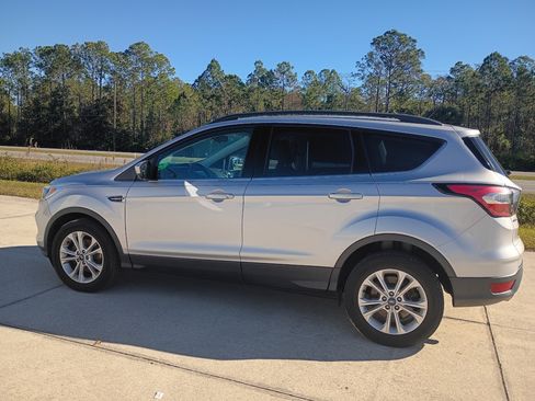 Used 2018 Ford Escape SE image 25