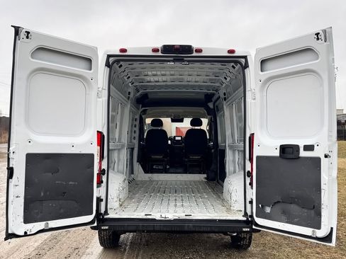 Used 2023 RAM ProMaster 2500 image 17