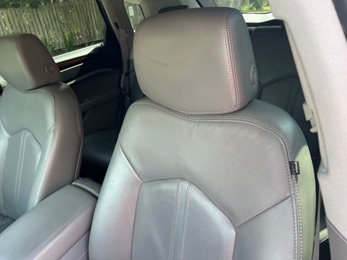 Used 2010 Cadillac SRX AWD Performance image 9