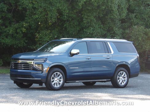 Used 2025 Chevrolet Suburban 2WD Premier image 1