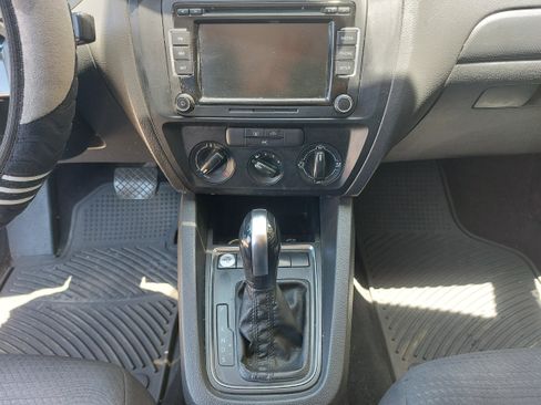 Used 2015 Volkswagen Jetta S image 19