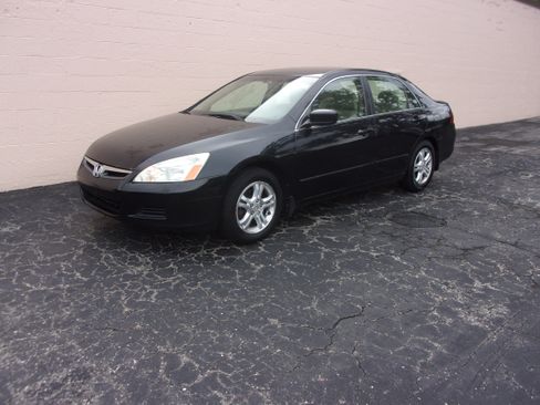 Used 2007 Honda Accord SE Sedan image 1