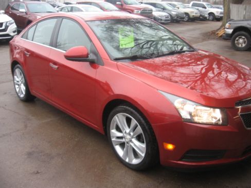 Used 2011 Chevrolet Cruze LTZ image 3