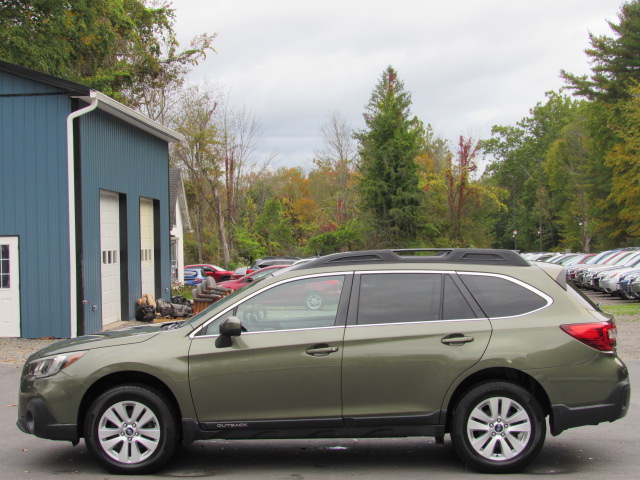 Used 2018 Subaru Outback 2.5i Premium AWD/4WD image 4