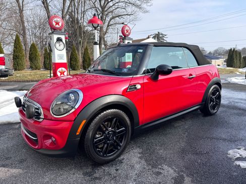 Used 2015 MINI Cooper image 25