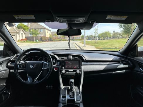 Used 2019 Honda Civic Sport image 16