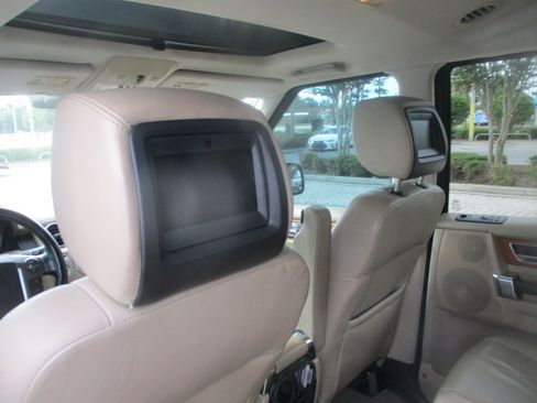Used 2010 Land Rover LR4 HSE LUX image 18