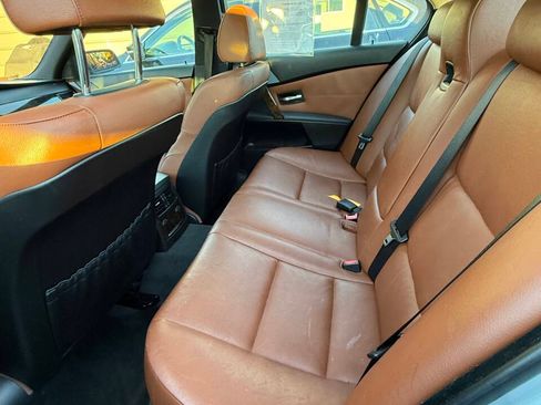 Used 2006 BMW 550i w/ M-Sport Package image 12