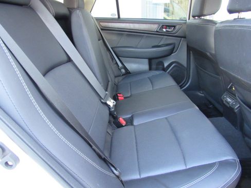 Used 2018 Subaru Outback 2.5i Limited AWD/4WD image 16