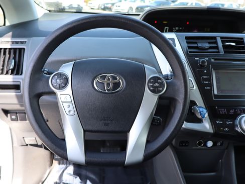 Used 2012 Toyota Prius V Five image 19