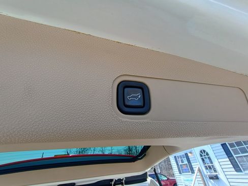 Used 2013 Cadillac Escalade Premium Luxury Platinum image 16