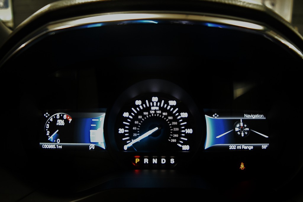 Used 2021 Ford Edge Titanium FWD image 25