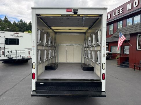 Used 2019 Ford Transit 350 138 DRW RWD image 3