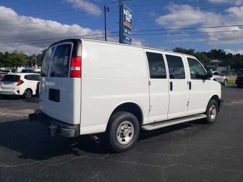 Used 2024 Chevrolet Express 2500 image 5
