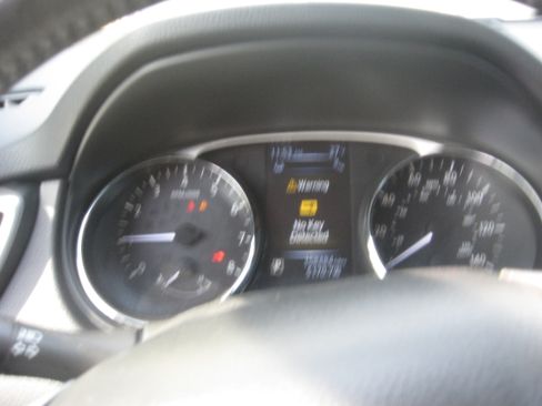 Used 2014 Nissan Rogue SV image 10