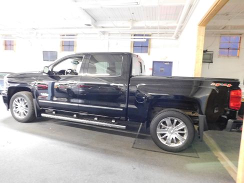 Used 2014 Chevrolet Silverado 1500 High Country image 2
