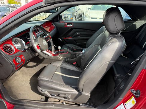 Used 2013 Ford Mustang GT Premium image 4