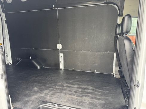 Used 2023 Ford Transit 250 image 4