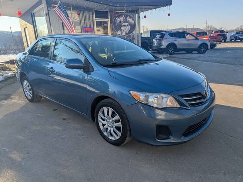 Used 2013 Toyota Corolla image 3