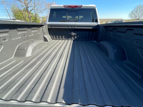 Used 2025 Chevrolet Silverado 2500 High Country image 10