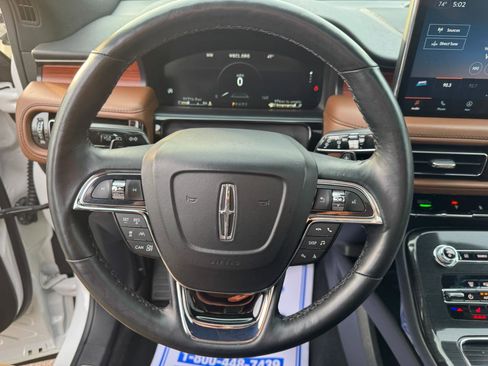 Used 2023 Lincoln Nautilus Reserve image 12