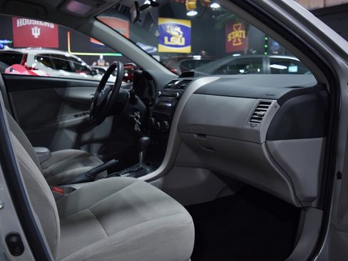 Used 2012 Toyota Corolla LE image 19